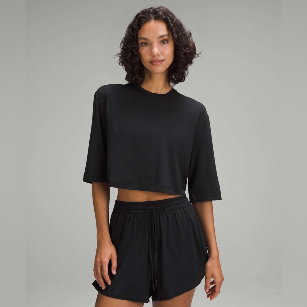 NWT Lululemon‎ Modal Relaxed-Fit Cropped Short-Sleeve Shirt Black Size 14